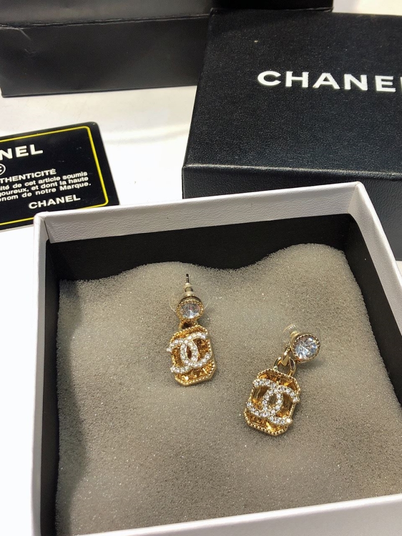 Ch**el earrings